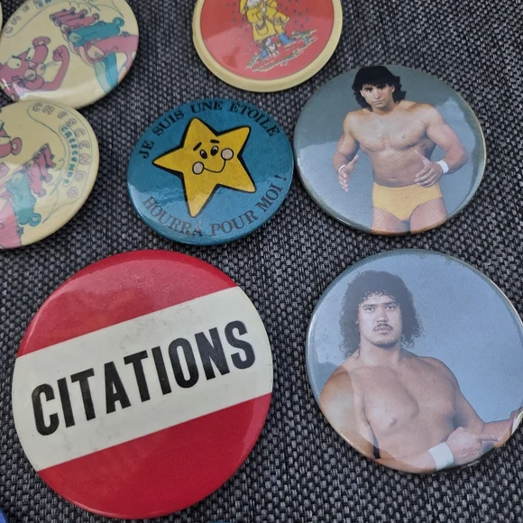 Lot Of 24 Pinback Buttons - Picture 6 of 11